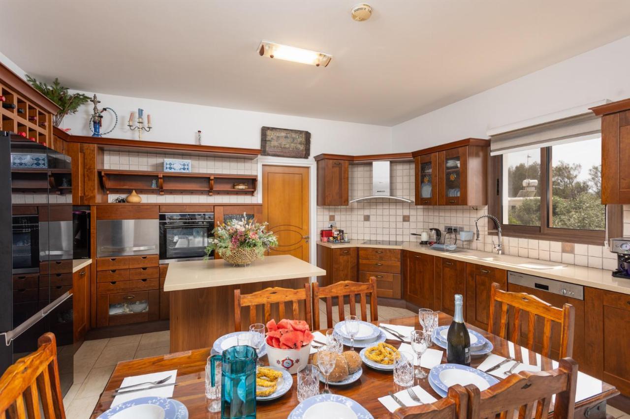 Villa Beach Heaven Помос Экстерьер фото